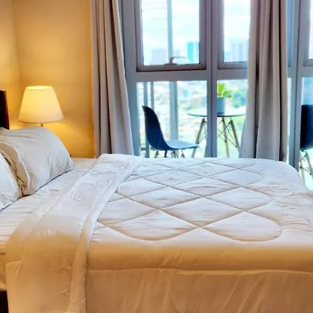 Casa Antonio At Uptown Parksuites Two