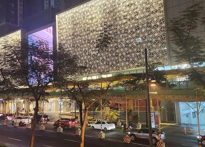 Apartamento Casa Antonio At Uptown Parksuites Two