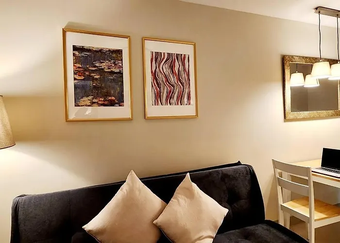 Casa Antonio At Uptown Parksuites Two * Manila
