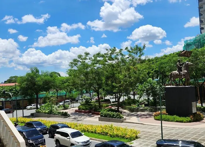 Apartamento Casa Antonio At Uptown Parksuites Two *