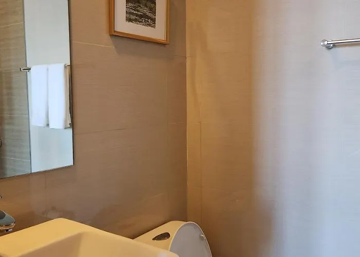 Casa Antonio At Uptown Parksuites Two