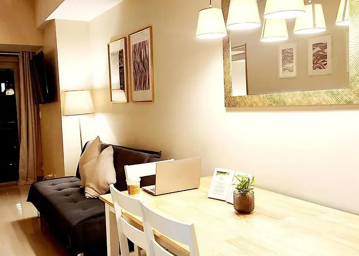 Casa Antonio At Uptown Parksuites Two
